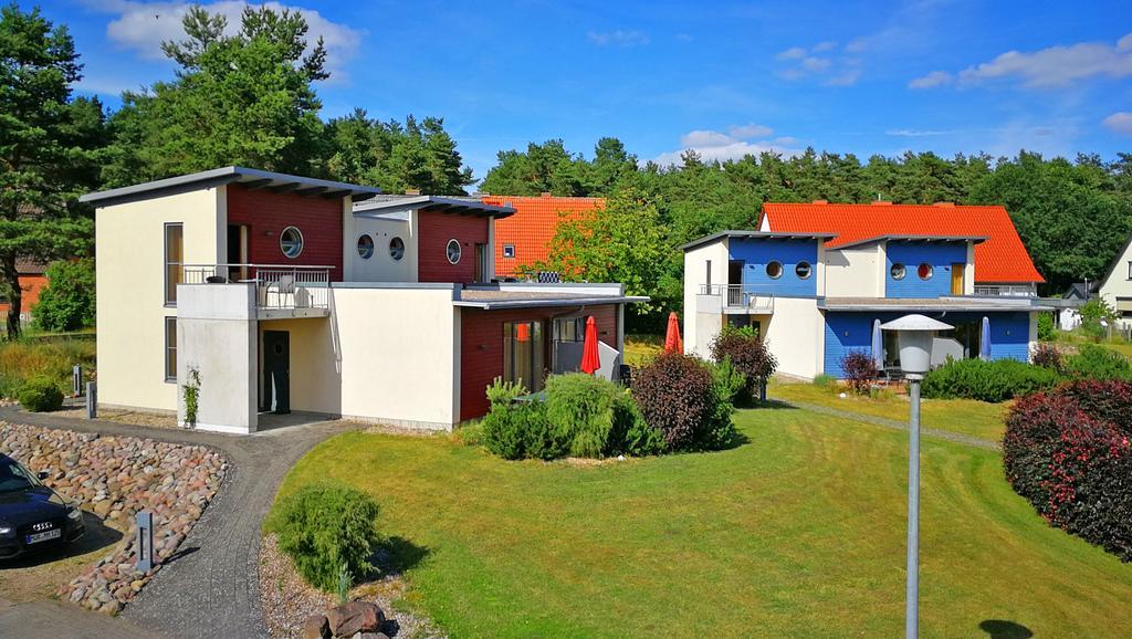 Marina Eldenburg - Ferienhauser Und Bootsverleih Am Tor Zur Muritz Waren  Exterior foto